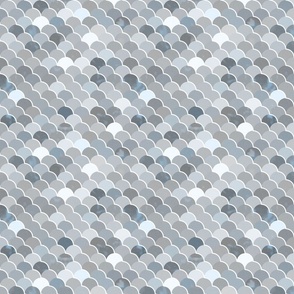 Fish Scale Pattern in Cloudy Shades / Medium