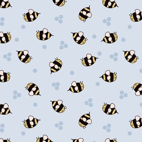 6x6 Cute bees on light blue 6x6