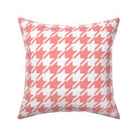 Houndstooth Creamy Strawberry / Large