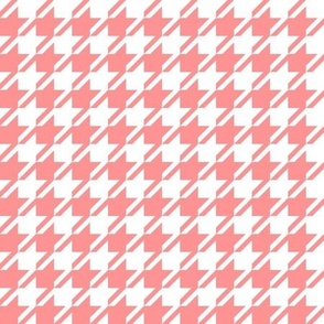 Houndstooth Creamy Strawberry Medium