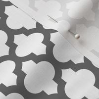 Moroccan quatrefoil lattice - gray on white