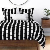 VERTICAL SPIKED STRIPES - BLACK AND WHITE, JUMBO SCALE