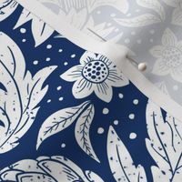 Victorian artichoke fabric, wallpaper white and navy WB22