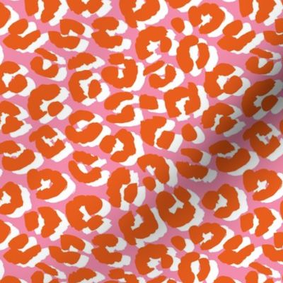 I see double - leopard spots in pastel groovy nineties retro colors burgundy orange pink white