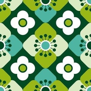 Normal scale • 70s retro green flowers