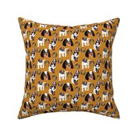 French Pointer Dog Epagneul Picard gold and horse shoe - dog fabric