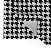 Black and White Geometric Arrow Repeat