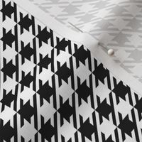 Medium Black and White Geometric Houndstooth Gingham Repeat