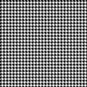 Medium Classic Black and White Geometric Houndstooth Repeat