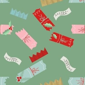 Christmas_Crackers_Presents_And_Crowns