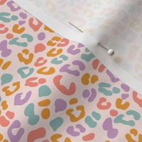 80s Leopard Print Pattern in Colorful Pastel