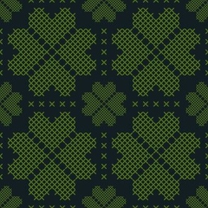 Cross stitch clover dark version 