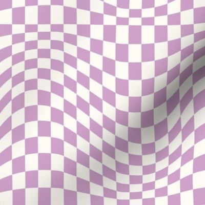 Small Lilac Wavy Checkerboard