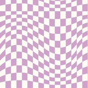 Small Lilac Wavy Checkerboard