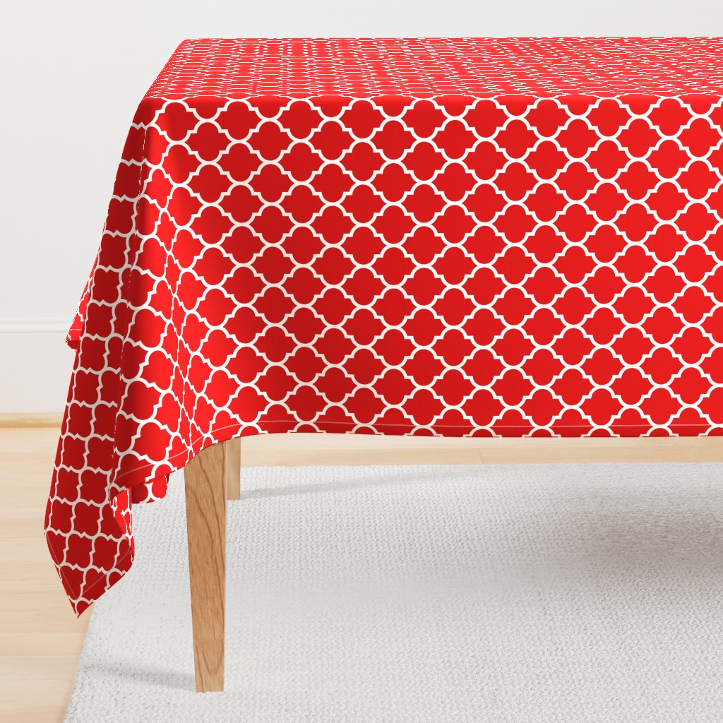 moroccan quatrefoil lattice in red