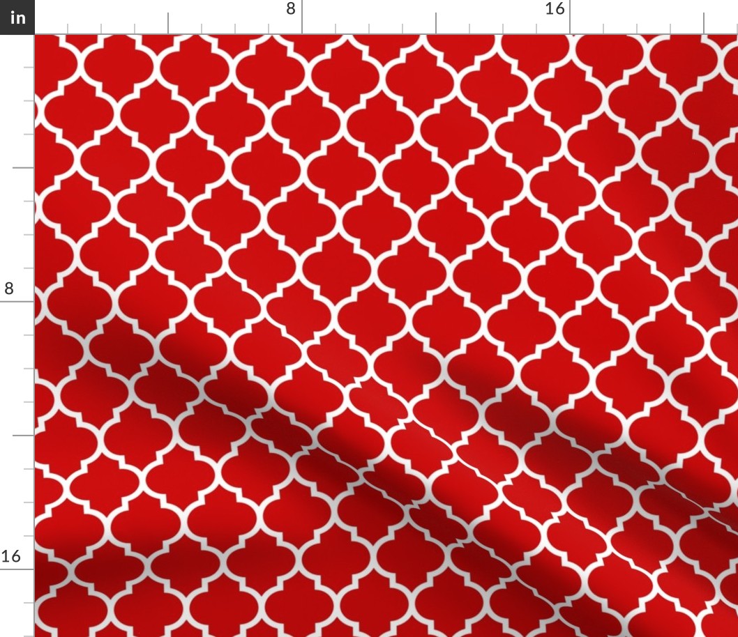 moroccan quatrefoil lattice in red