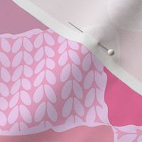 Ogee damask in shades of pink - Small Scale