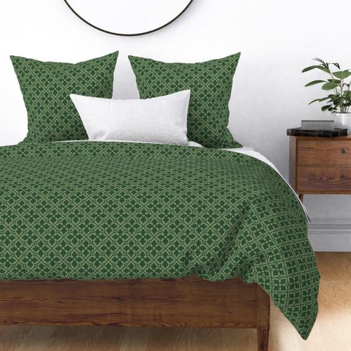 Gothic Revival Quatrefoil Lattice - foliage green