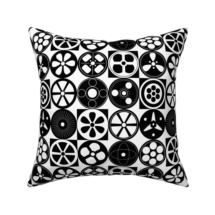 HOME_GOOD_SQUARE_THROW_PILLOW