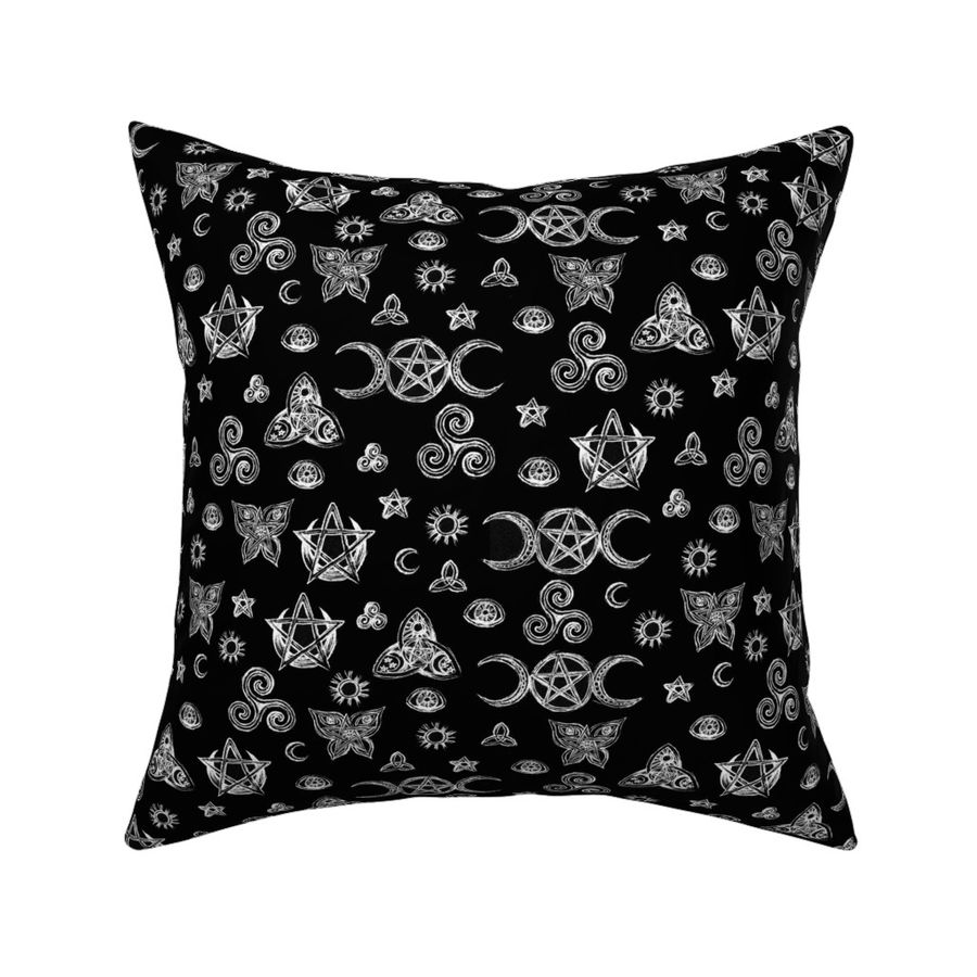 HOME_GOOD_SQUARE_THROW_PILLOW