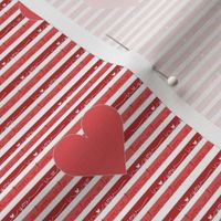 Hearts all around (mini pattern)