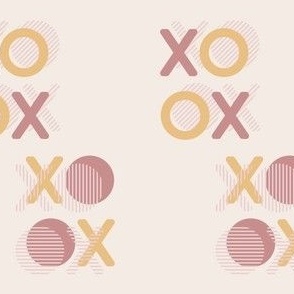 XOXO | Small Scale | Mauve pink, golden yellow