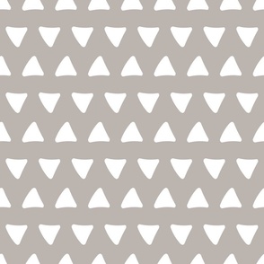 Geometric triangles light silver pattern