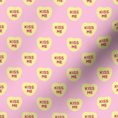 kiss me convoheart 1 inch halfdrop on pink