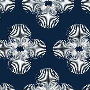 Scallop Fan Shell Flower in Navy and White