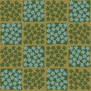 Checkered Moss Wall 12x12