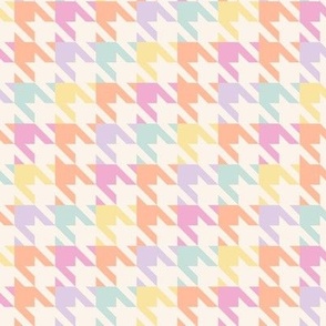 Small Houndstooth 90s fashion in pastel spring summer