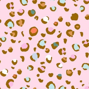 Cheetah in bubblegum lagoon JUMBO Wallpaper