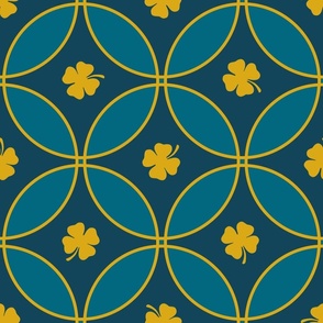 interlocking circles with lucky clover on navy | large