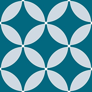Interlocking circles in light blue and lapislazuli | large