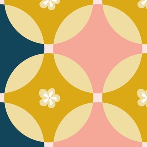 Interlocking circles melon and gold | large