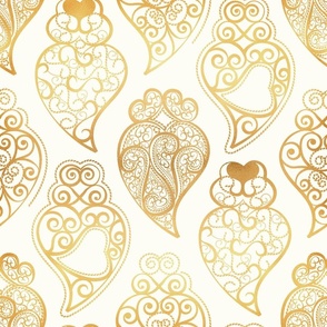 Normal scale // Gold Coração de Viana // natural white background ornamental golden Portuguese Viana hearts extravagant gold cord filigree passementerie style inspiration