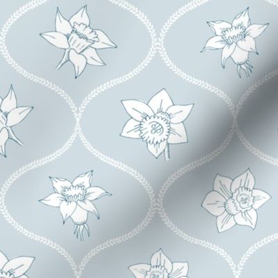 daffodil ogee on light blue | small