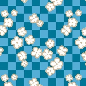 Retro blossom on checkerboard - summer flowers plaid aqua blue beige SMALL