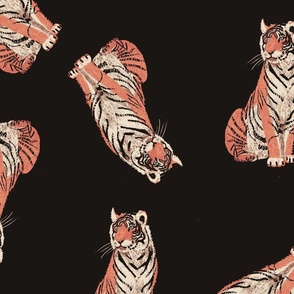 Tigers on Black blender multidirectional