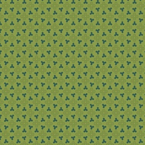 scatter pattern of clovers and dots