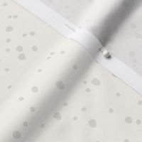 Snow dots 5" dove dots on snow base Nutcracker's Christmas Collection