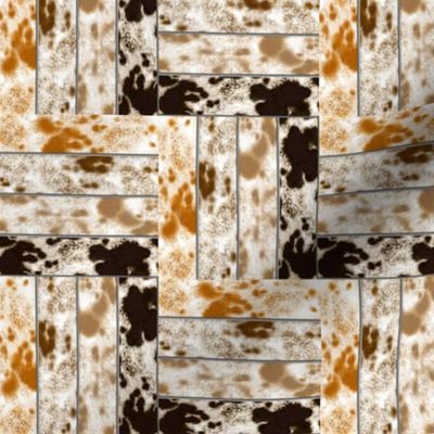 Fence Rail Longhorn Cowhide Small Scale