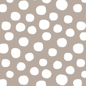 Medium Bold Polka Dot tan-white