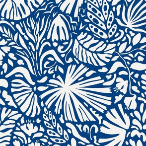 Rainforest / tropical flora blue and white large scale