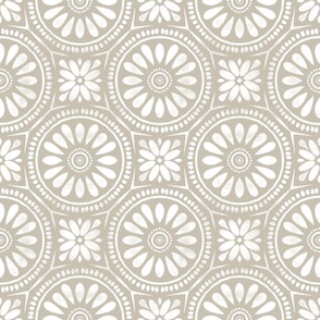 Daisy Zelliege Tile Pattern { taupe }