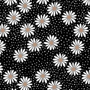 Black summer - Daisies and spots on black 