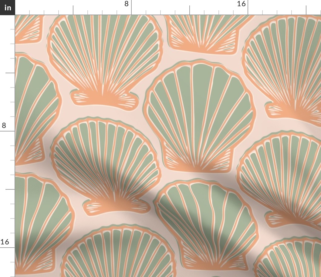 Scallop shells in green and pink 12"