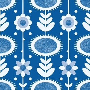 Medium Scale Bold Geometric Flower Wallpaper in Blue 