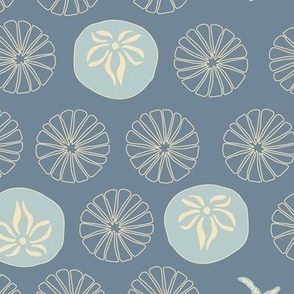 Sand dollars and starfish (L) - storm blue with sea glass and buttercream - large