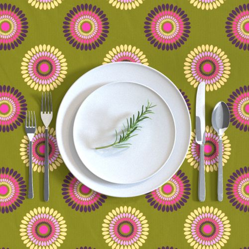 HOME_GOOD_RECTANGULAR_TABLE_CLOTH